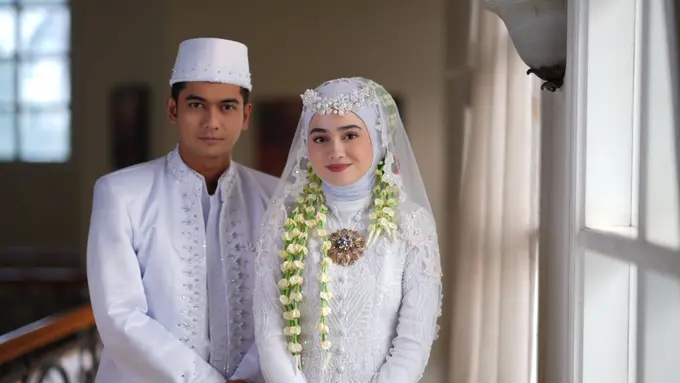 Syifa Hadju dan Teuku Ryan menikah di sinetron Saleha (Dok. Sinamert)