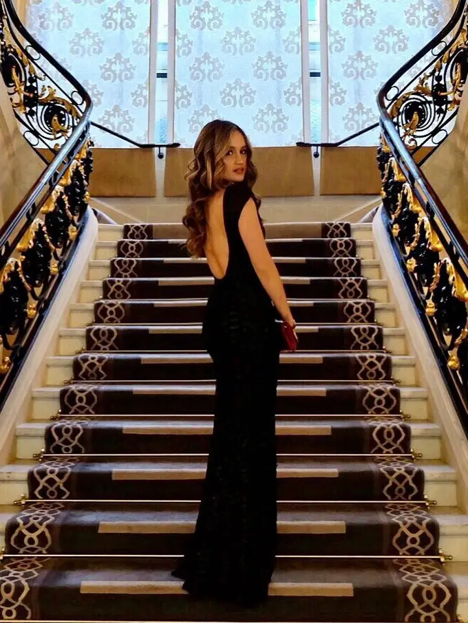 [Bintang] Cinta Laura