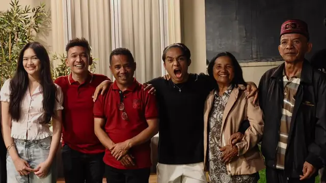 Potret Betrand Peto Bertemu Keluarga dari NTT