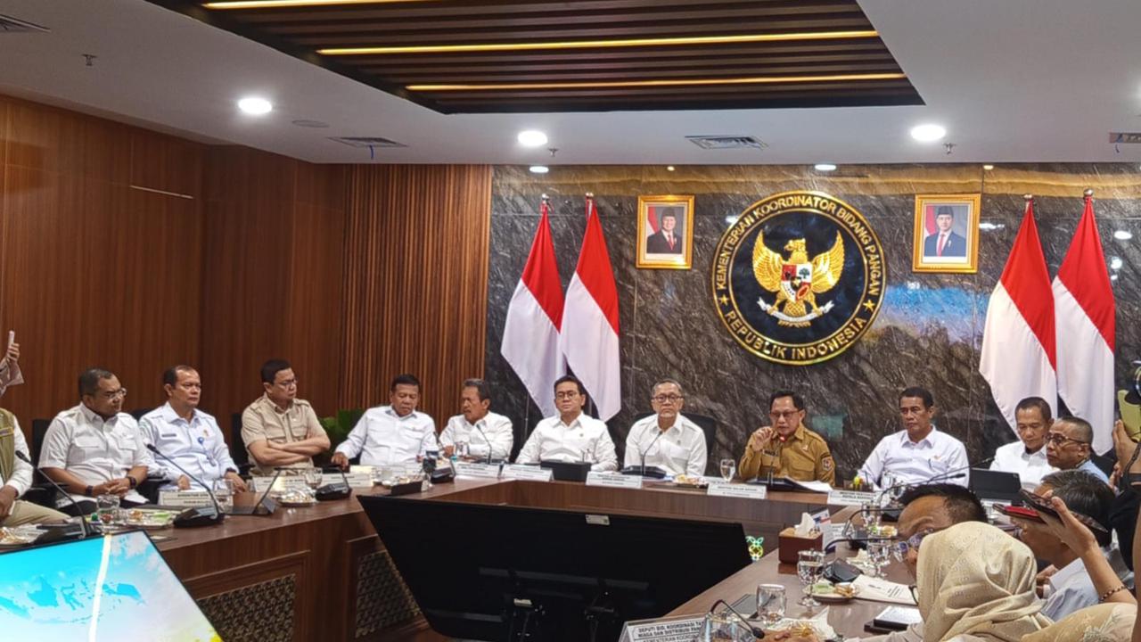 Cegah Inflasi Nataru, Mendagri Minta Maskapai Tahan Harga Tiket