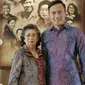 Ketua Umum Partai Demokrat Agus Harimurti Yudhoyono atau AHY bersama sang nenek Sunarti Sri Hadiyah. (Instagram @agusyudhoyono)