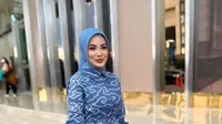 7 Model Dress Batik Kekinian untuk Muslimah Muda, Tampil Fresh tanpa Kesan Tua