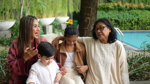Cut Memey dan ibundanya, Neng Fatimah (ist)