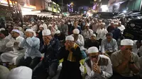 Malam Lailatul Qadar, merupakan malam istimewa di bulan suci Ramadan yang diyakini oleh umat Muslim memiliki keutamaan lebih baik dari seribu bulan. (merdeka.com/Arie Basuki)