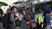 Suasana keberangkatan di Stasiun KAI Daop 8 Surabaya. (Istimewa)