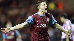 Selebrasi gol gelandang Aston Villa James Milner ke gawang Sunderland dalam lanjutan Liga Premier di Stadium of Light, Sunderland, 15 Desember 2009. AFP PHOTO / GRAHAM STUART