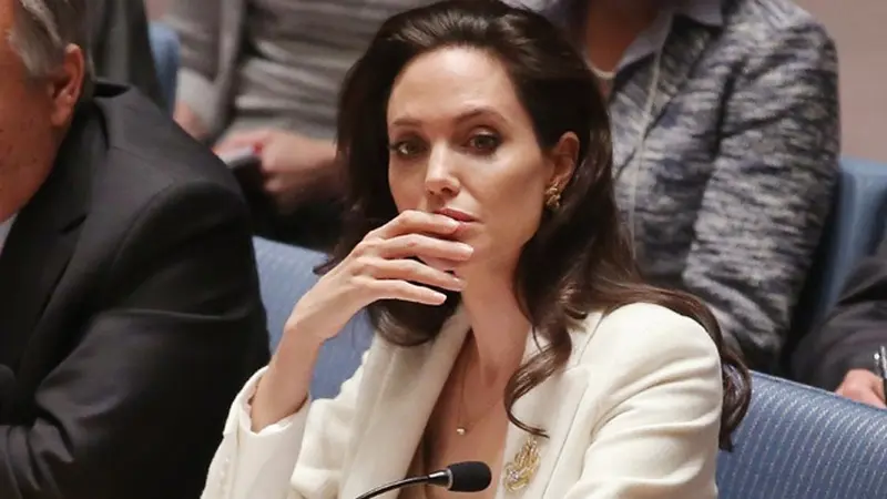Angelina Jolie Segera Adopsi Anak dari Pengungsi Suriah - ShowBiz Liputan6.com