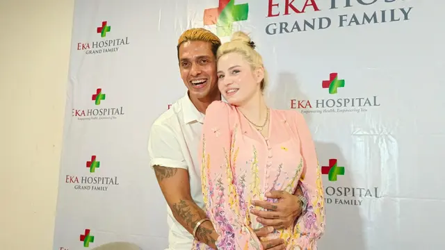 Robby Shine dan Nastasya Shine