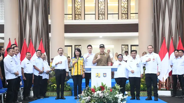 Agus Harimurti Yudhoyono meresmikan tiga gedung Fakultas baru Institut Pemerintahan Dalam Negeri.