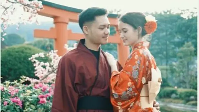 6 Pemotretan Sarah Menzel dan Azriel Hermansyah Pakai Busana Jepang, Bak Prewedding