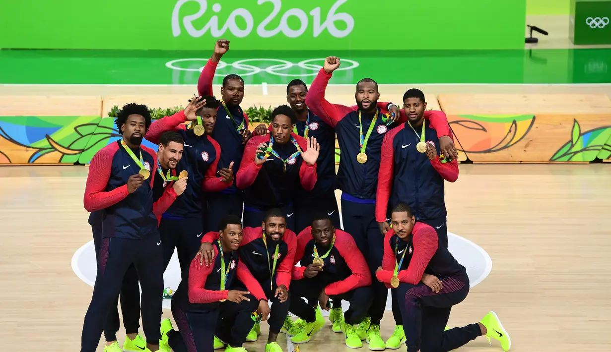  Jimmy Butler, Kevin Durant, DeAndre Jordan, Kyle Lowry, Harrison Barnes, Demar Derozan, Kyrie Irving, DeMarcus Cousins, Paul George, Draymond Green  dan Carmelo Anthony di Carioca Arena 1,(22/8/2016) dini hari WIB. (AFP/ Emmanu