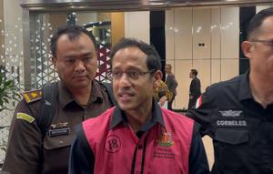 nadiem makarim usai diperiksa kejagung (Liputan6.com/nanda perdana putra)