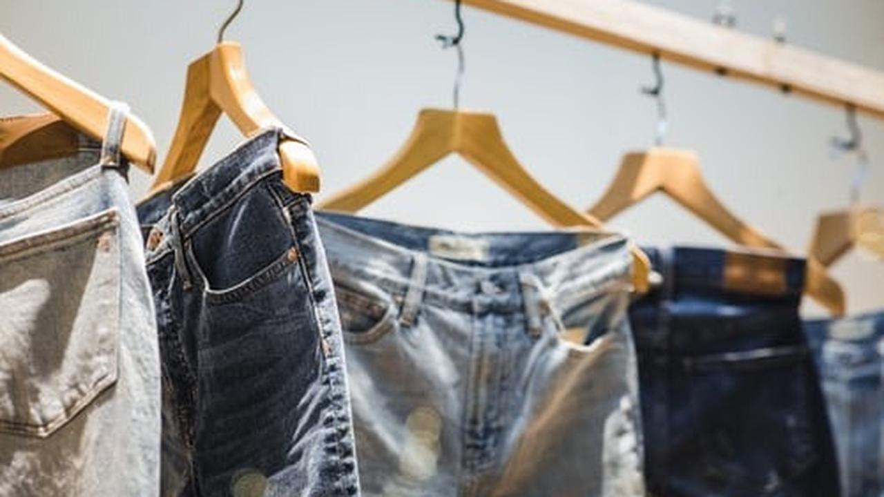 Ilustrasi celana jeans