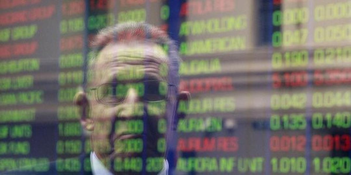 Pasar saham Indonesia anjlok lebih dalam