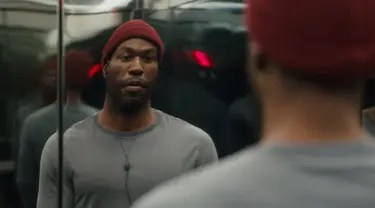 Yahya Abdul-Mateen II sebagai Anthony McCoy dalam Candyman, 2021. (IMDb)