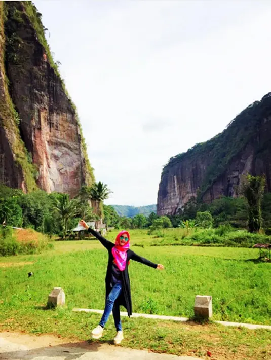 Eddies Adelia diam-diam telah resmi bercerai dengan suaminya, Ferry Seiawan. Eddies mengaku bahwa pernikahannya resmi diputus pada 4 Agustus silam. Eddies mengajukan gugatan cerainya pada 6 Juni 2016. (Instagram/eddiesadellia)