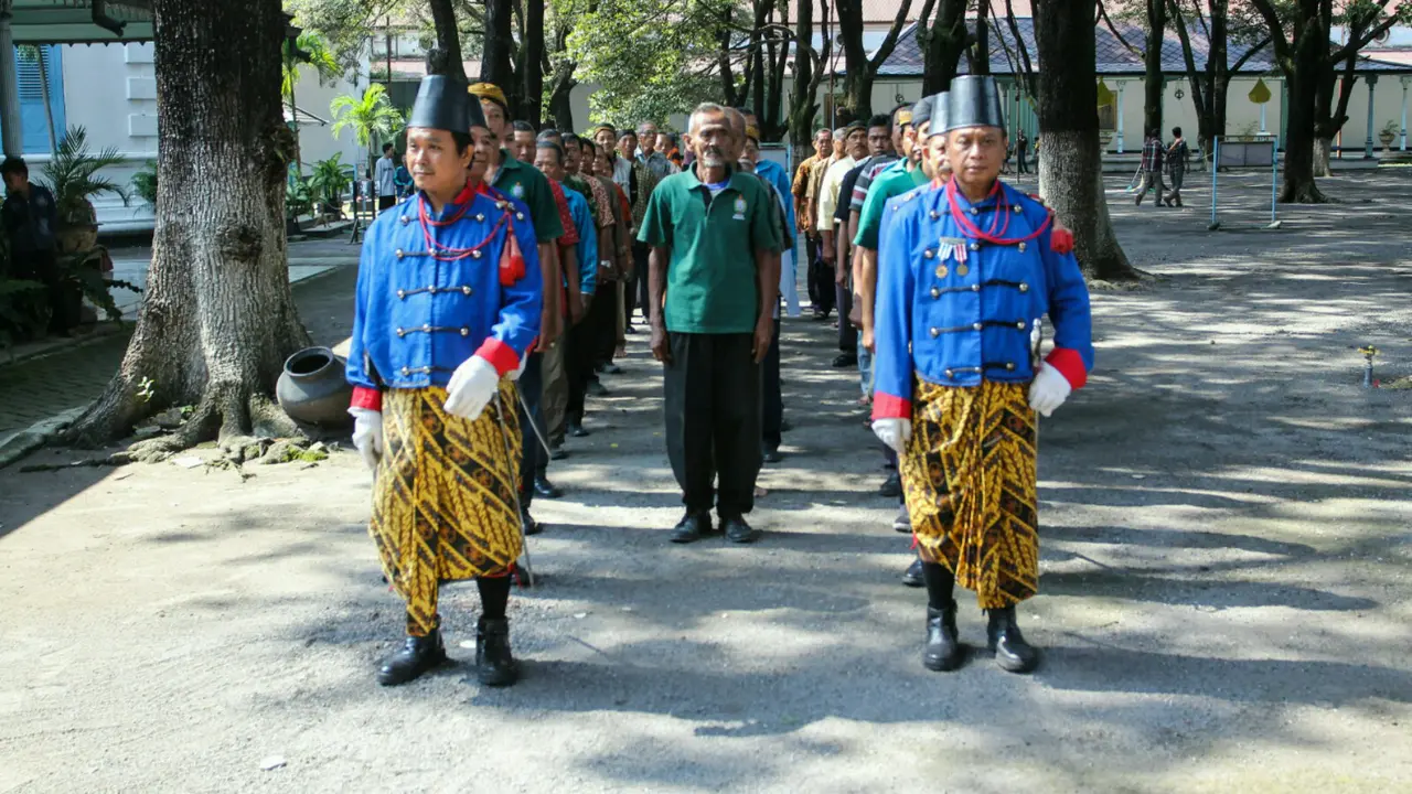 abdi dalem keraton surakarta