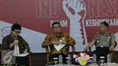 Kapolri Jendral Tito Karnavian bersama Mendagri Tjahjo Kumolo saat menjadi Keynote Speaker dalam acara Diskusi Kebangsaan di Universitas Negeri Jakarta, Jakarta, Senin (19/12). (Liputan6.com/Helmi Affandi)