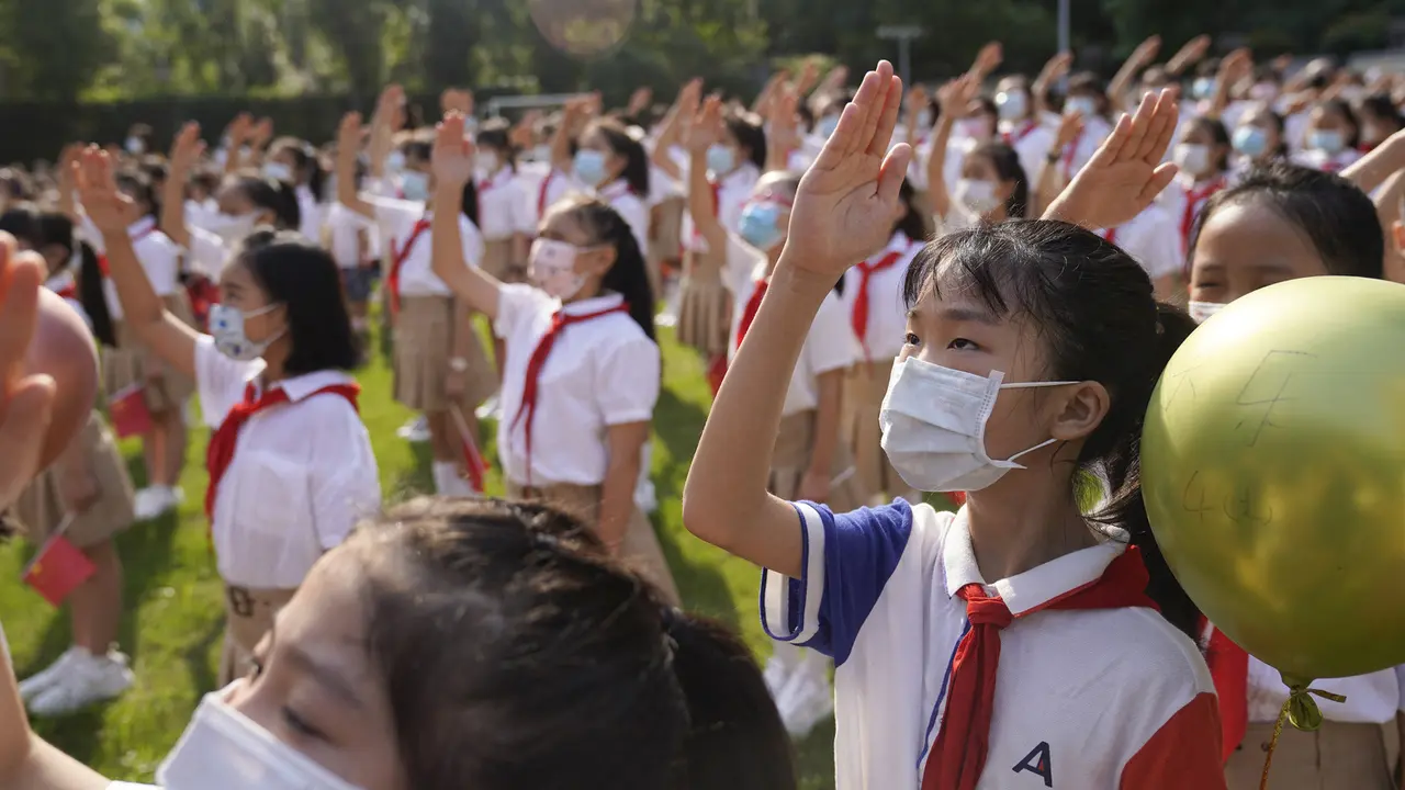 FOTO: Hari Pertama Sekolah Tatap Muka di China