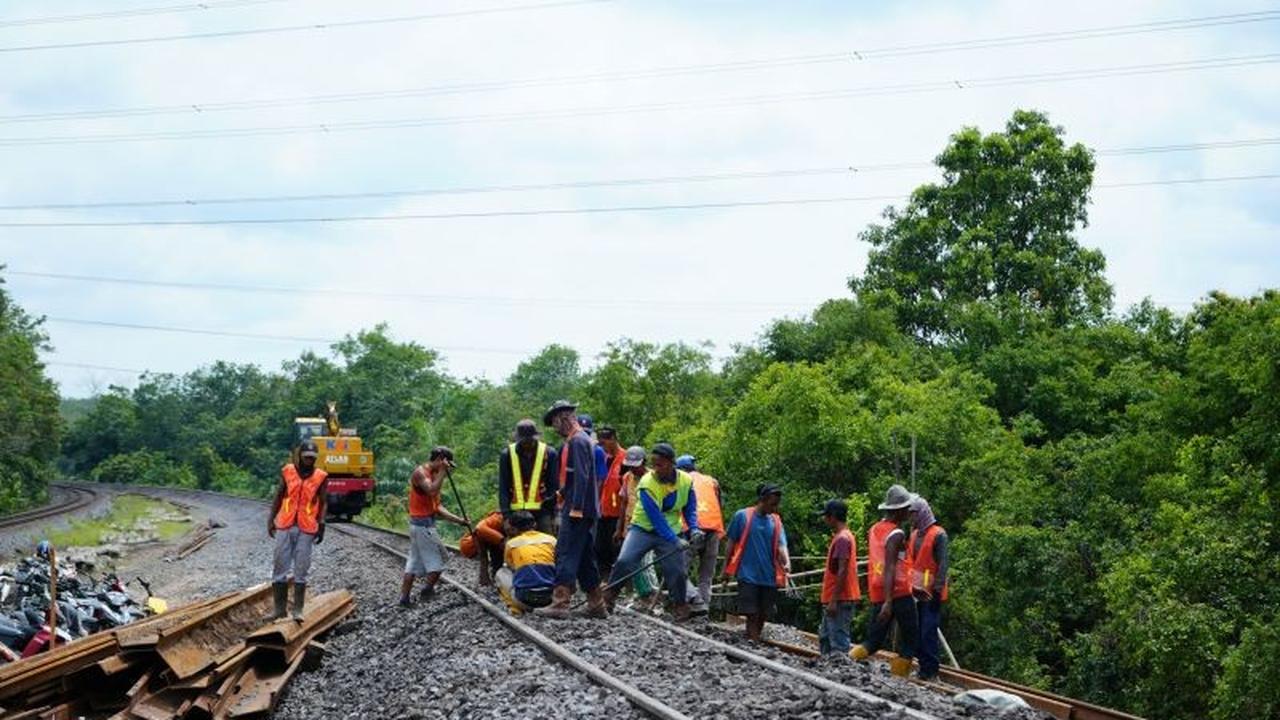 Fakta 32 Titik Rawan: KAI Palembang Perketat Pengamanan Jalur Kereta Hadapi Musim Hujan