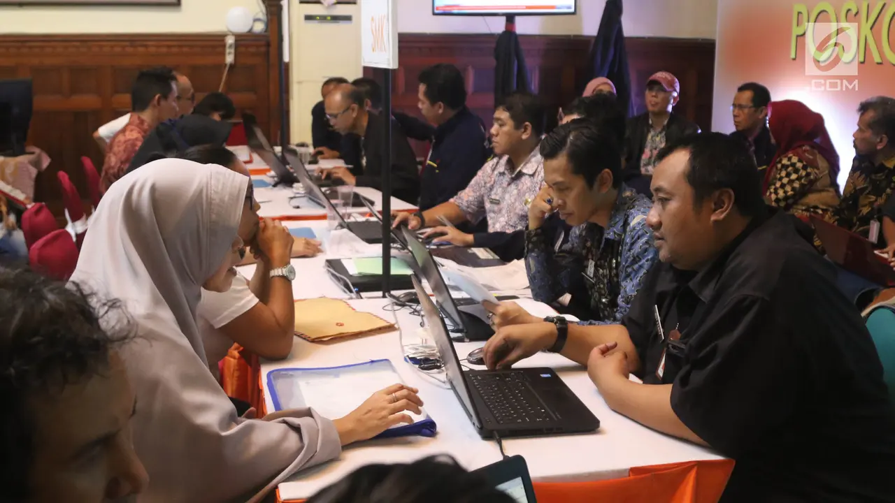 Posko Pelayanan PPDB Dipadati Warga