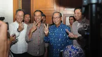 Jokowi dan Ginandjar Kartasasmita. (Herman Zakharia/Liputan6.com)