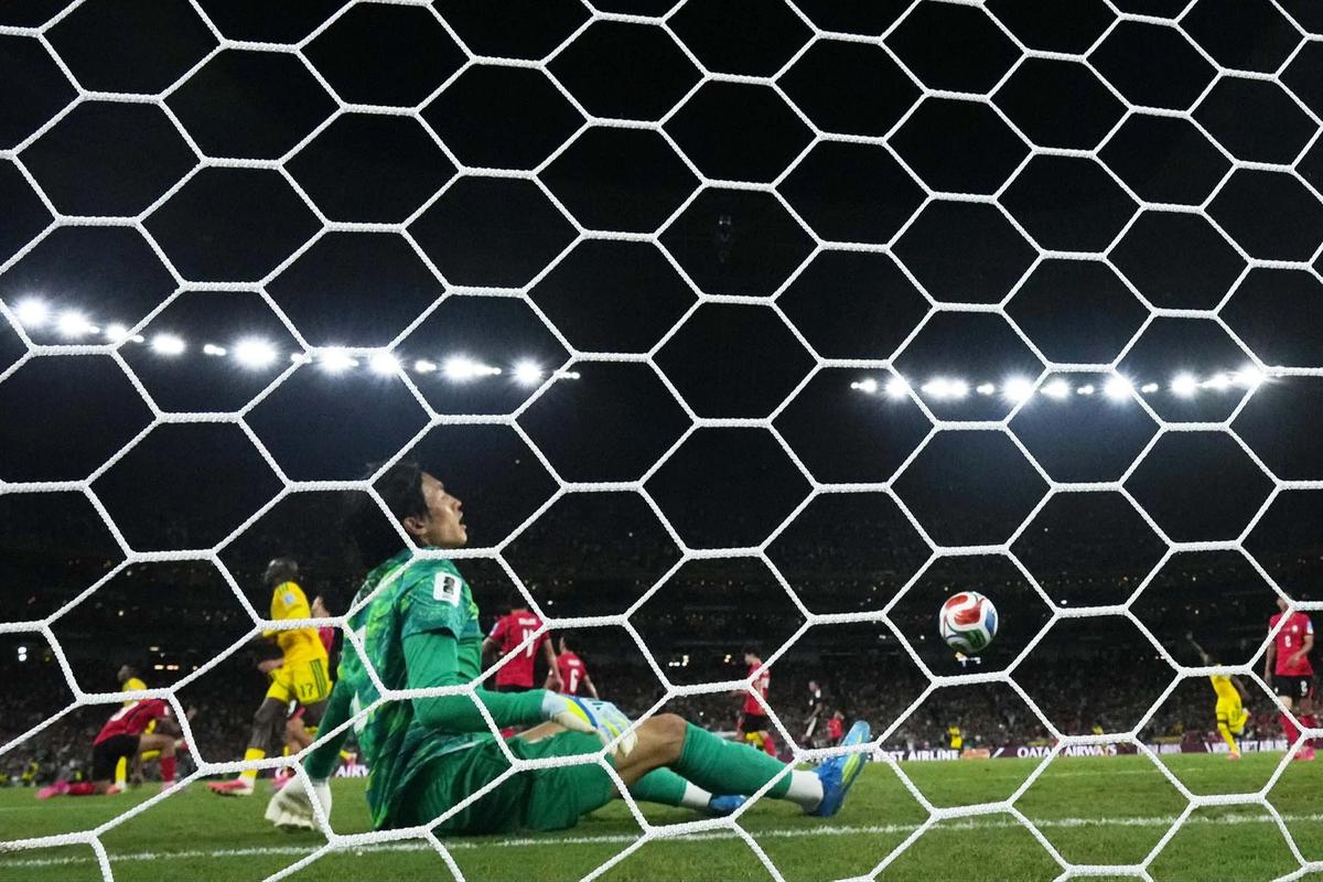FOTO: Afrika Selatan Cetak Sejarah Lolos ke 32 Besar Piala Dunia