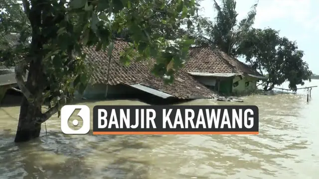 Sejumlah wilayah di Kabupaten Karawang masih terendam banjir hingga Selasa (9/2). Ribuan rumah warga diterjang banjir yang tingginya mencapai 2 meter.
