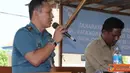 Citizen6, Probolinggo: LP2M STTAL Kobangdikal laksanakan kegiatan Pemberdayaan Mayarakat Nelayan (PMN) mengenai pemanfaatan energi matahari (surya) di Pulau Gili Ketapang Kabupaten Probolinggo, Rabu (5/9). (Pengirim: Penkobangdikal)