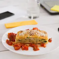 Ilustrasi lasagna./Copyright shutterstock.com/id/g/prostock_studio