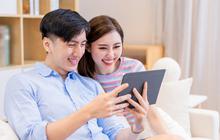 5 Kebiasaan Chatting yang Membuat Pria Tertarik