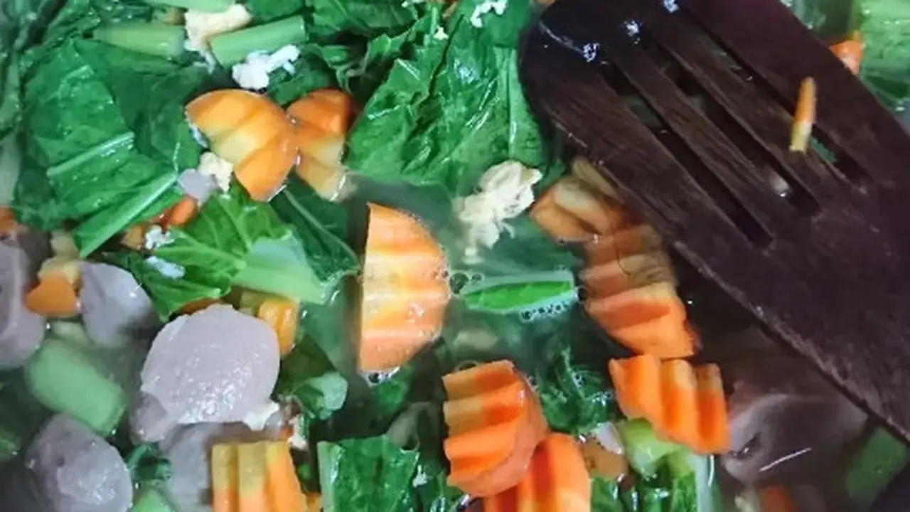 Cah Sawi Hijau Sehat untuk Pasien Kolesterol dan Asam Urat (Foto: yuliyah via Cookpad)