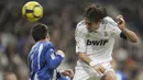 Raul Gonzalez. Legenda Real Madrid yang pensiun 2015 lalu bersama New York Cosmos ini telah bermain 916 laga termasuk saat memperkuat Schalke dan Al-Sadd. Ditambah 102 laga bersama Timnas Spanyol, ia total meraih 49 kartu kuning dalam 1018 laga, tanpa 1 pun kartu merah. (AFP/Pierre-Philippe Marcou)