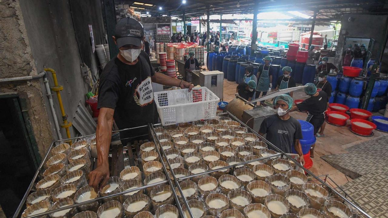 UMKM kue keranjang berdayakan warga sekitar