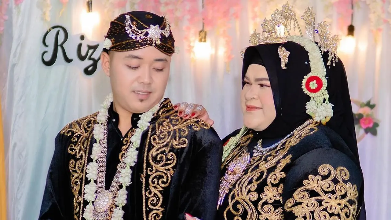 6 Potret Pernikahan Nurul Akmal Atlet Angkat Besi, dari Akad hingga Resepsi