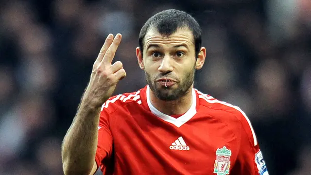 Foto: 6 Pemain Liverpool yang Pernah Mendapat Kartu Merah Saat Melawan Manchester United