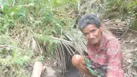 Saat Lansia Harus Memikul Air: Kisah Kesunyian di Hepang Usai Gempa