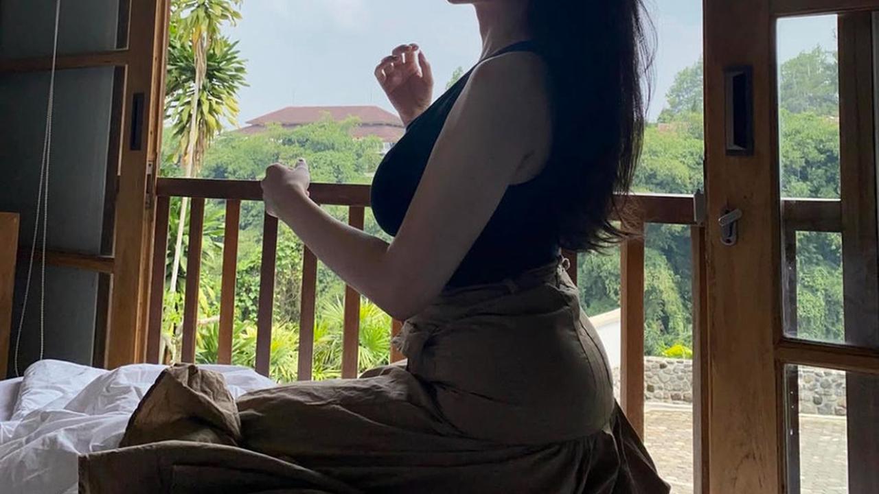 8 Potret Amanda Zahra yang Memesona, dari Mahasiswi Kedokteran hingga Jadi Idola Netizen
