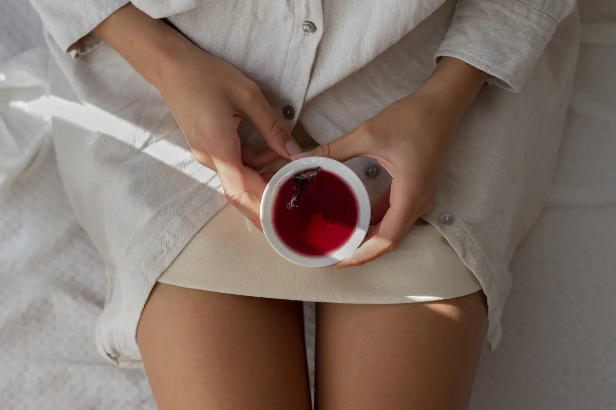 Cara Menjaga Kesehatan Hormonal agar Siklus Haid Tetap Stabil - Cover