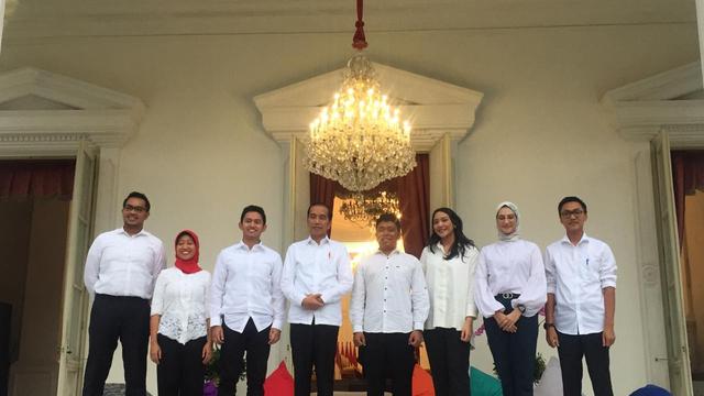 Jokowi Memperkenalkan 7 Staf Khusus Baru Presiden
