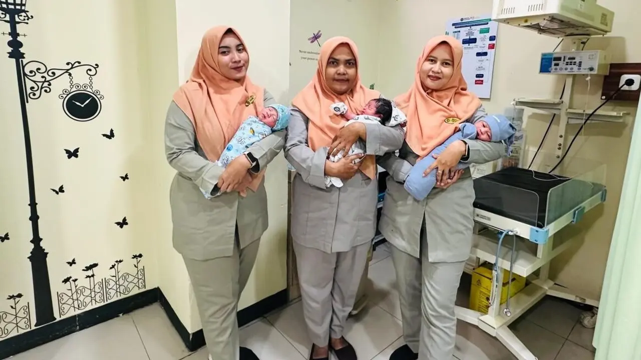 Tujuh bayi di Kudus yang lahir tepat pada 1 Januari 2025, yakni empat bayi berjenis kelamin perempuan dan tiga bayi laki-laki. (Liputan6.com/arief pramono)