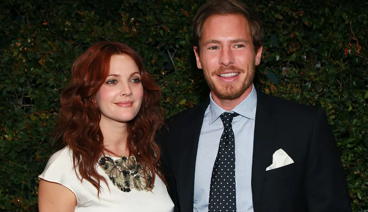 Drew Barrymore sendiri menggugt cerai mantan suaminya pada Juli 2016 usai 3 bulan mereka mengumumkan telah berpisah. (Entertainment Tonight)
