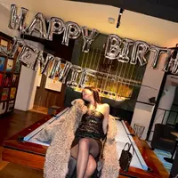 Gaun tersebut berasal dari capsule collection tahun 2017 antara Chrome Hearts dan Bella Hadid, yang kala itu tak hanya terlibat sebagai wajah kampanye, tetapi juga ikut merancang desainnya. [@jennierubyjane].