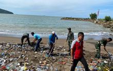 Pascalebaran, Gotong Royong Kebersihan Pantai Pasaman Barat Libatkan Berbagai OPD dan Masyarakat