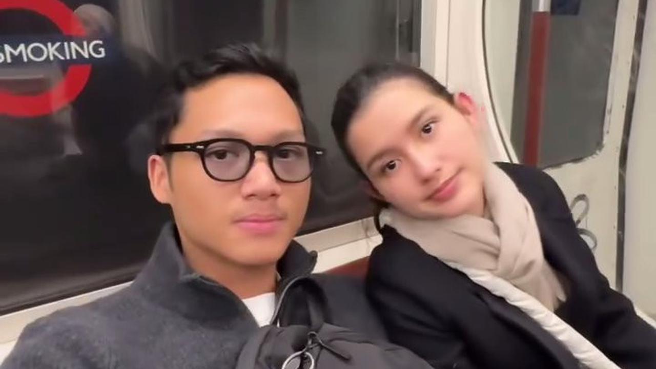 Nggak LDR Lagi, 7 Potret Azriel Hermansyah Bertemu Sarah Menzel di Inggris - Berangkat Bersama Calon Ibu Mertua