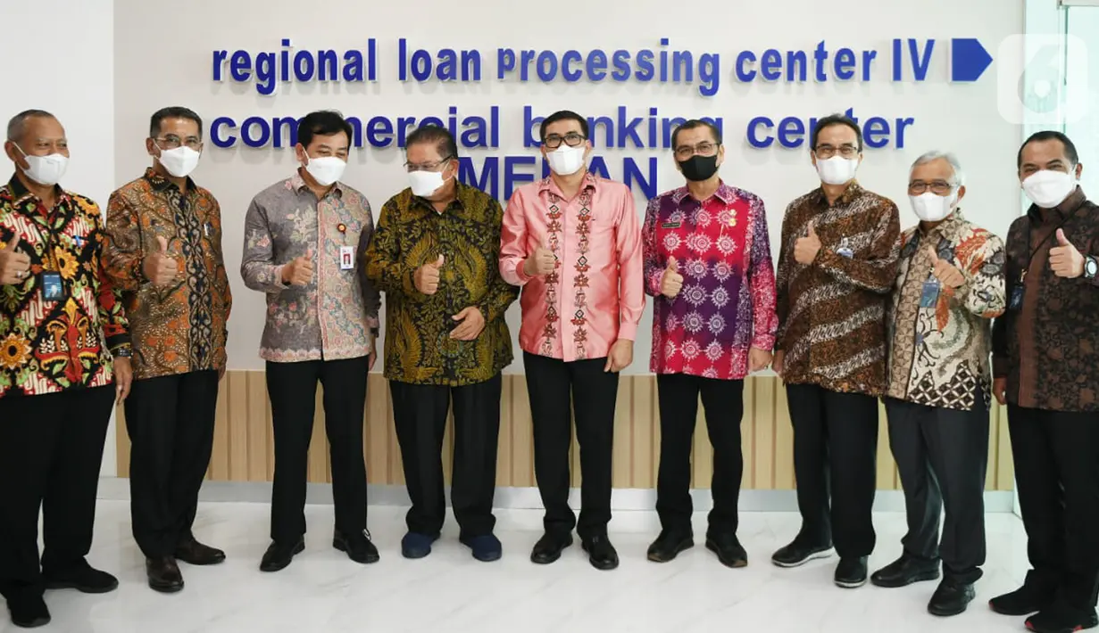Jajaran Komisaris dan Direksi Bank BTN foto bersama usai peresmian Pembukaan Kantor Wilayah IV Bank BTN di Medan (23/12/2021). Bank BTN  optimistis langkah perseroan untuk merelokasi Kanwil IV dari Batam ke Medan akan mampu meningkatkan komposisi dana murah menjadi 75%. (Liputan6.com/HO/BTN)