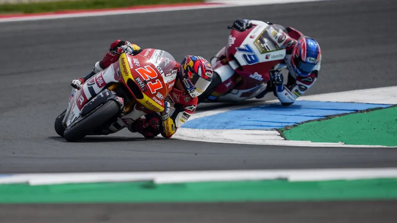 Kedua pembalap Federal Oil Gresini Moto2 sempat melakukan perlawanan bagus di sirkuit Assen, Belanda