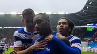 Yakou Meite mendedikasikan gol pertamanya bersama Reading FC kepada alamarhum ayahnya. (Foto: Twitter/Reading FC)