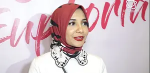 Menderita penyakit Endomentriosis, Zaskia Sungkar ditemani Laudya Cynthia Bella saat melakukan operasi dadakan di Malaysia