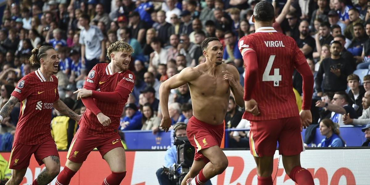Arne Slot Tetap Andalkan Alexander-Arnold Meski Dapat Cemoohan di Anfield